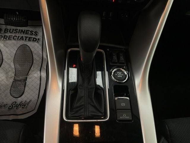 2023 Mitsubishi Eclipse Cross Base