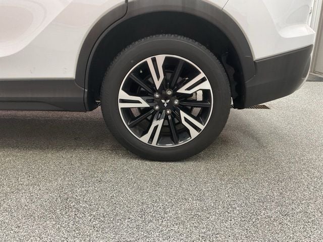 2023 Mitsubishi Eclipse Cross Base