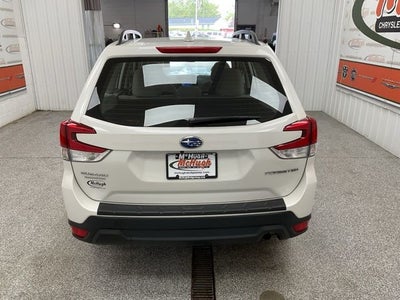 2023 Subaru Forester Base