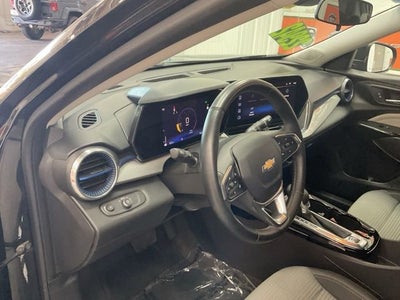 2025 Chevrolet Trax FWD LT