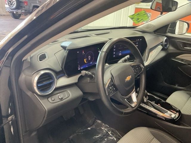 2025 Chevrolet Trax FWD LT
