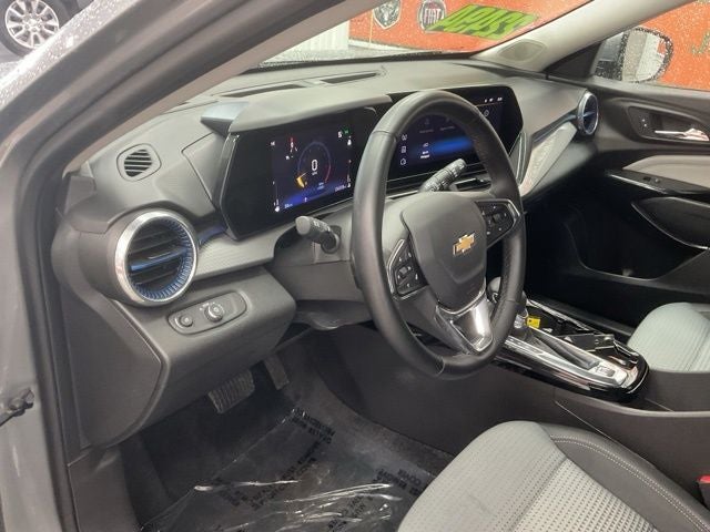 2025 Chevrolet Trax FWD LT