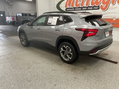 2025 Chevrolet Trax FWD LT