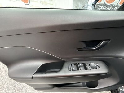 2025 Hyundai Kona SE